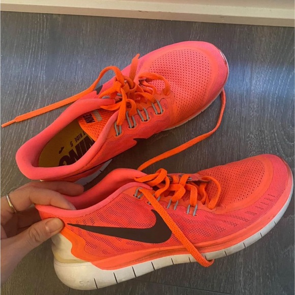 Nike free runs - Picture 2 of 2